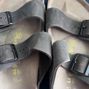 NWOT Men’s Birkenstock sandals